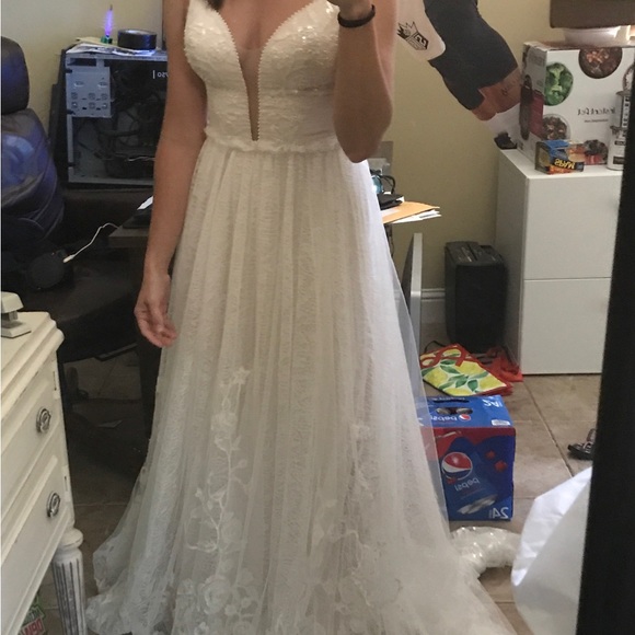 Chic Nostalgia Selene Wedding Dress - Picture 5 of 9